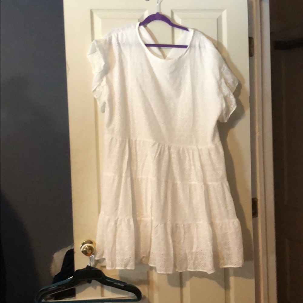 Gorgeous white dress!